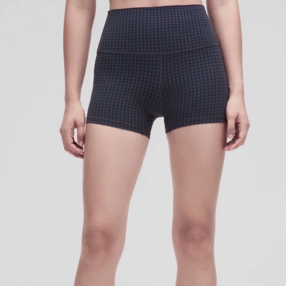 SOLD Lululemon 4" align micro houndstooth blue shorts - Picture 2 of 5